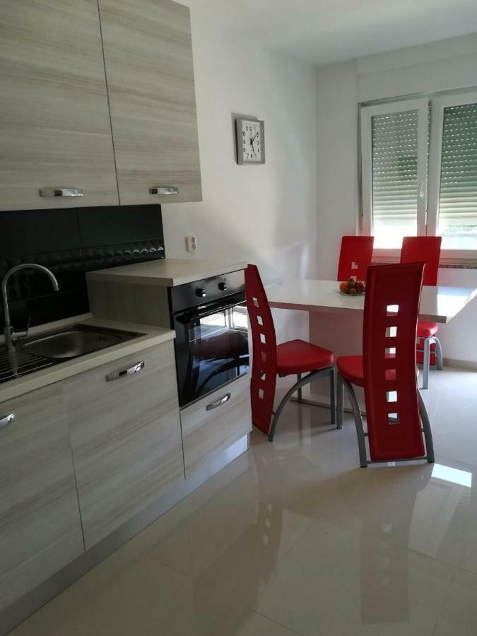 Apartman Tonika Pula Eksteriør billede